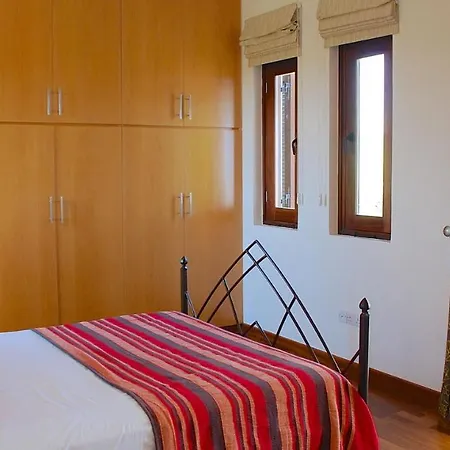 Beautiful, Spacious 4 Bedroom Galata - Private Pool And Sea Views Villa Kouklia