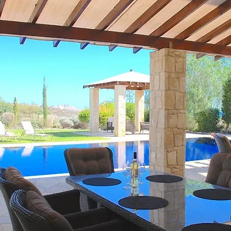Villa Beautiful, Spacious 4 Bedroom Galata - Private Pool And Sea Views