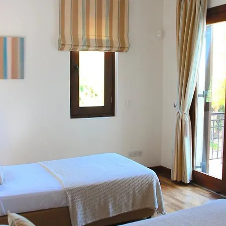 Beautiful, Spacious 4 Bedroom Galata - Private Pool And Sea Views *