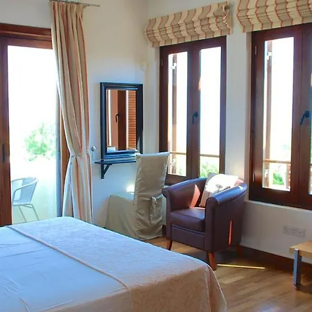 Beautiful, Spacious 4 Bedroom Galata - Private Pool And Sea Views