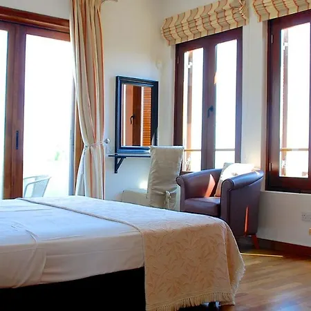 Beautiful, Spacious 4 Bedroom Galata - Private Pool And Sea Views Villa Kouklia